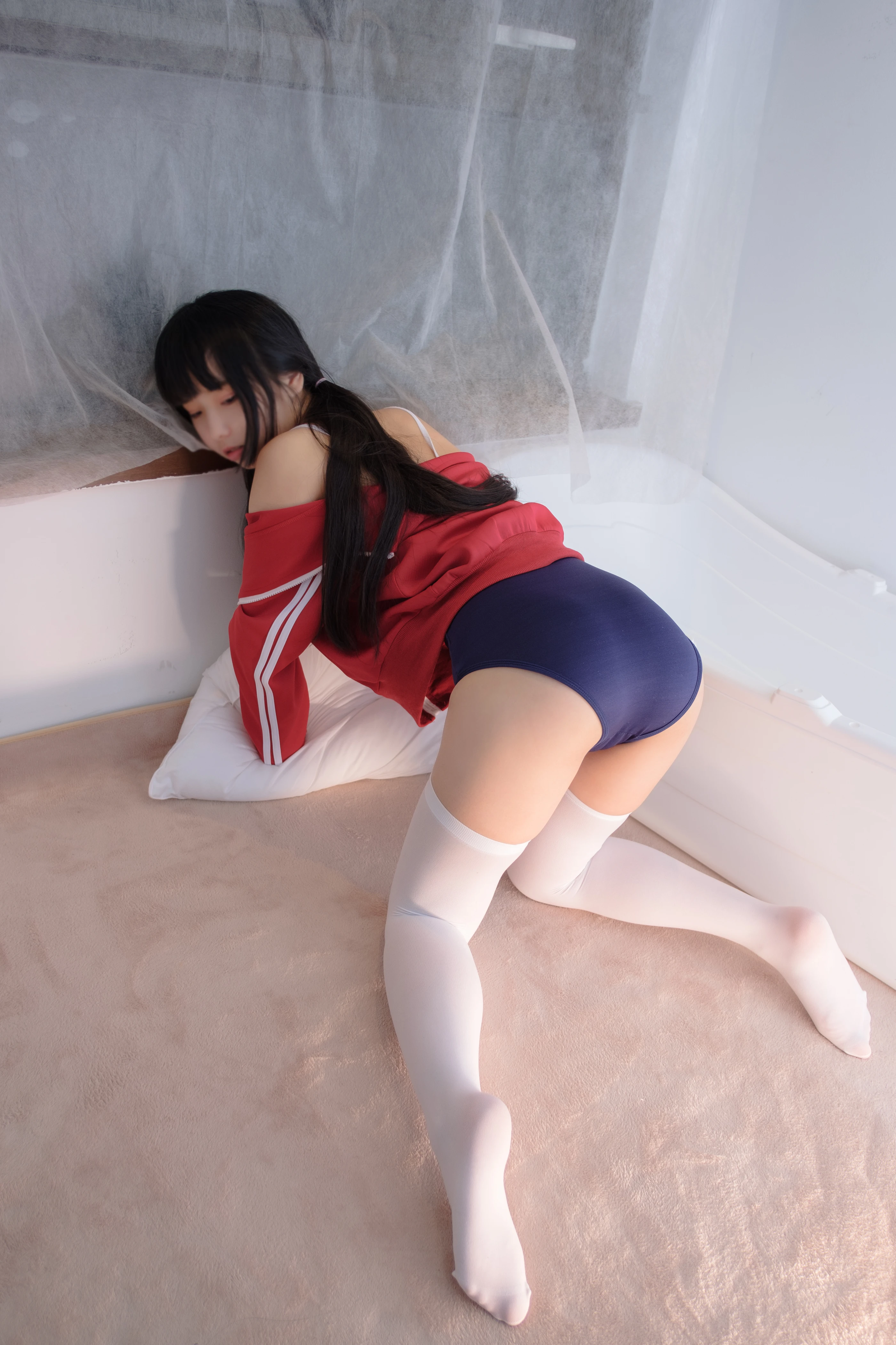 森萝财团 [ALPHA-002] 校服死库水浴缸 [76P]插图1